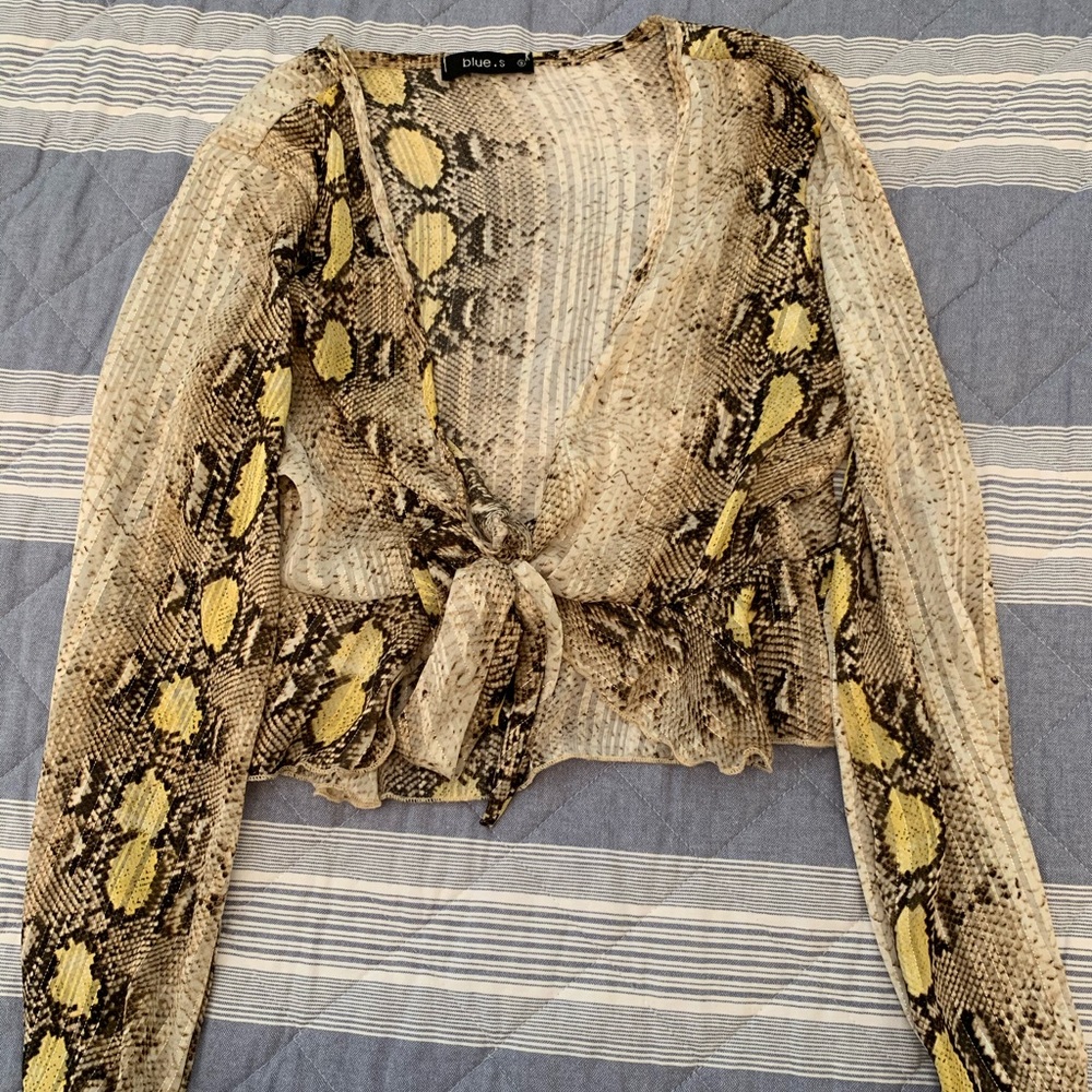 Long sleeve animal print sheer blouse ✨